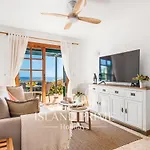Oceanfront With Stunning Views Lbr650