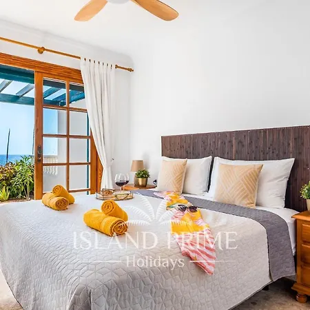 Oceanfront With Stunning Views Lbr650