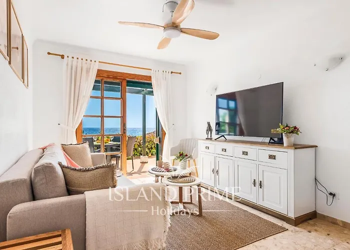 Oceanfront With Stunning Views Lbr650